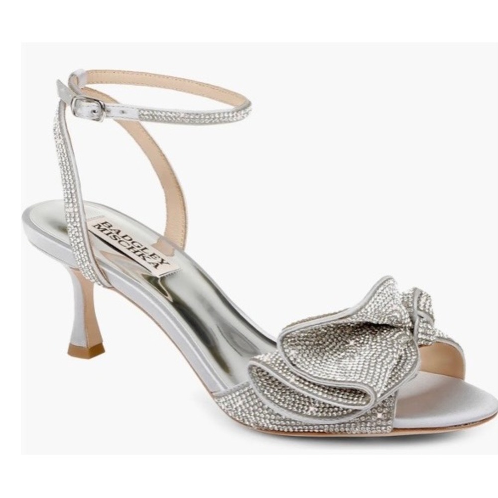 Badgley Mischka Silver Satin Crystal Bow Kitten Heel Sandals Ankle Strap 7.5